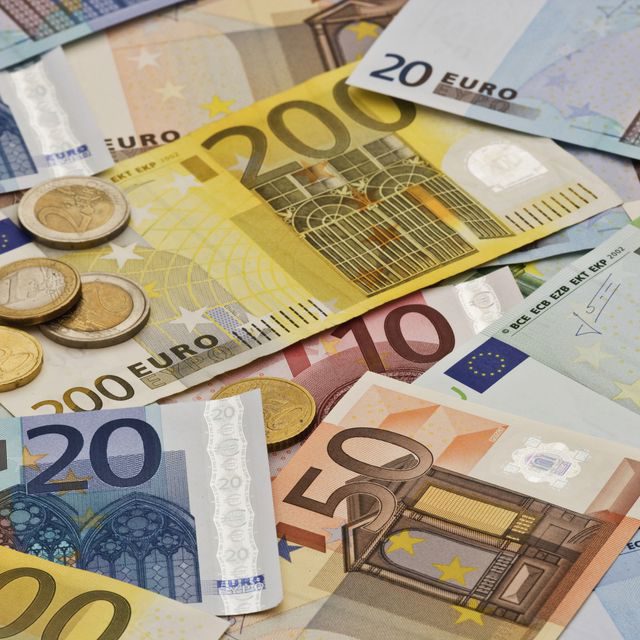 cropped-money.jpg